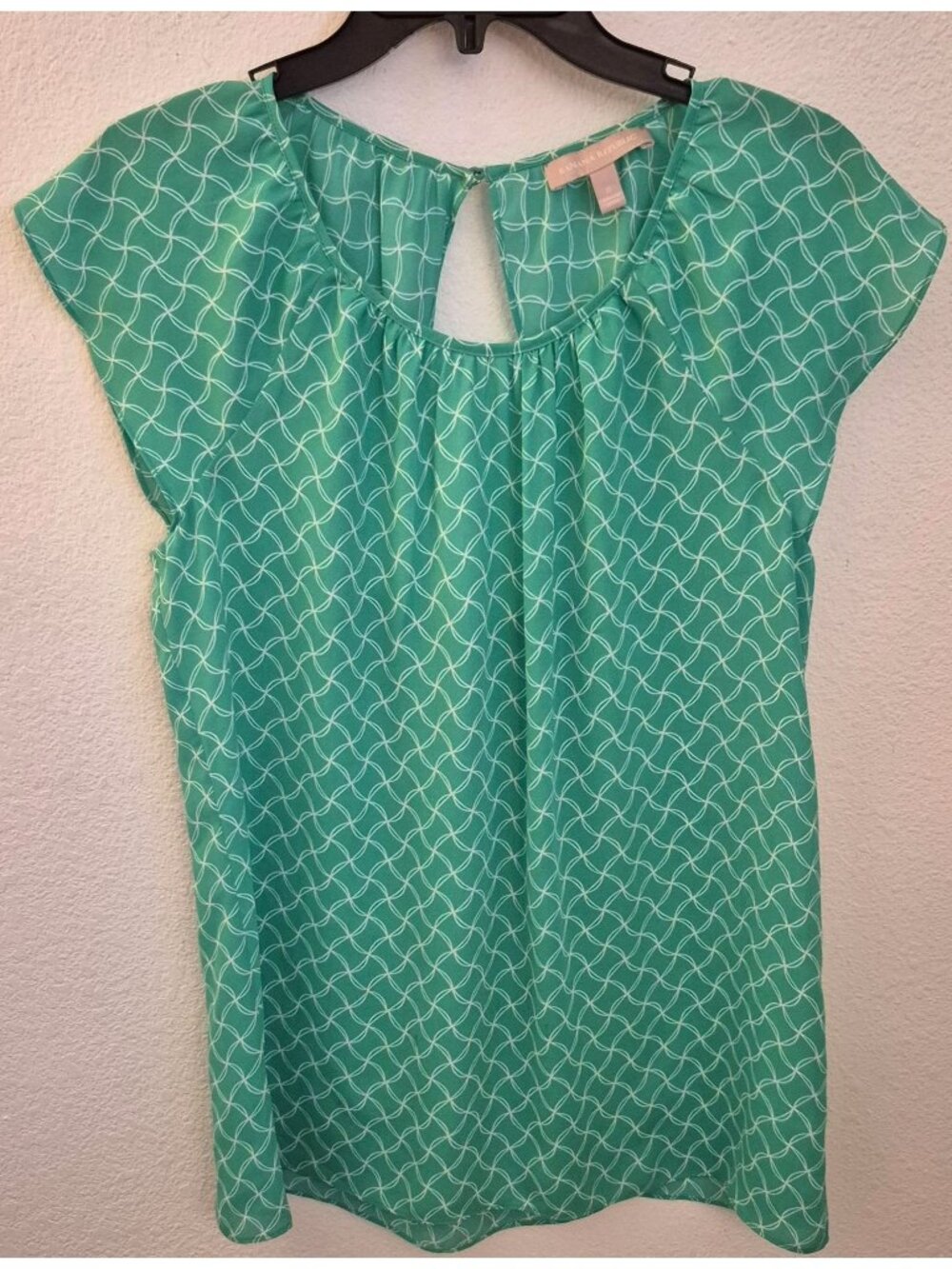 Banana Republic Green Irrregular Check Flutter Sleeve Top w/Cut out Size 8 EUC